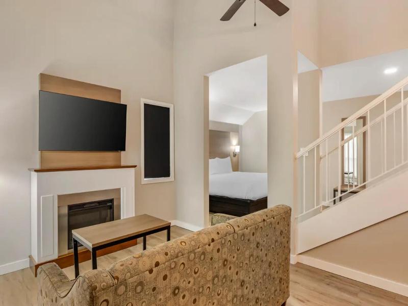 Mainstay Suites Springfield South - Battlefield Rd image