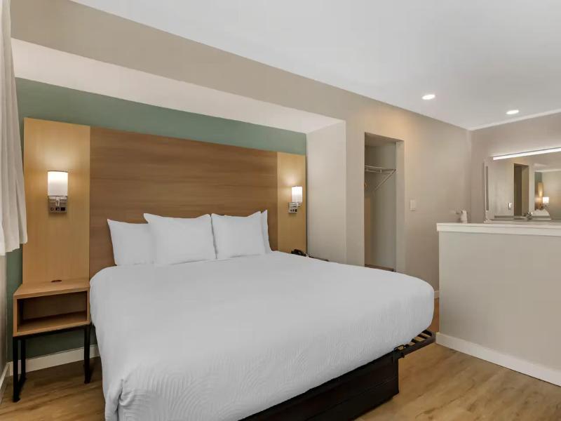 Mainstay Suites Springfield South - Battlefield Rd image