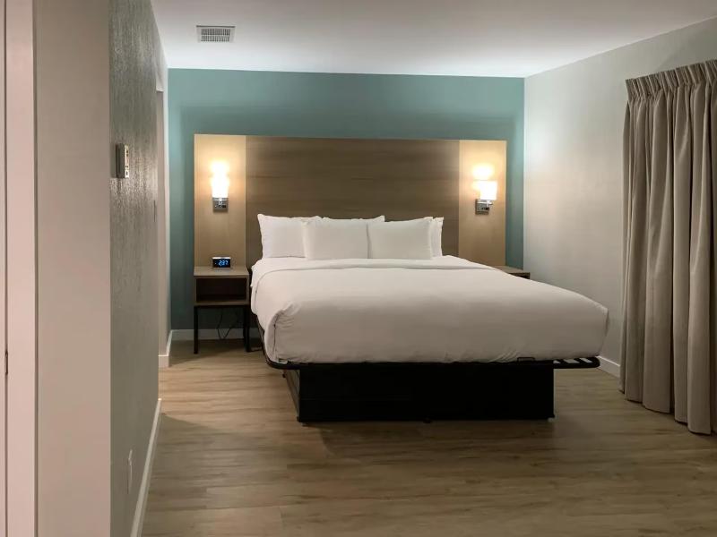 Mainstay Suites Springfield South - Battlefield Rd image