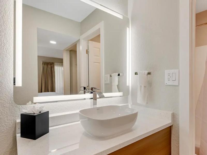 Mainstay Suites Springfield South - Battlefield Rd image