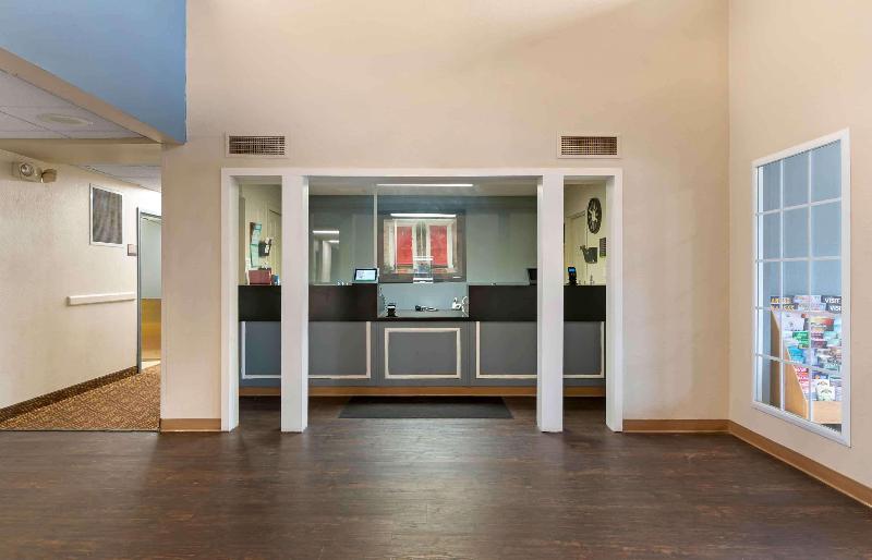 Extended Stay America Kansas City Airport Tiffany image