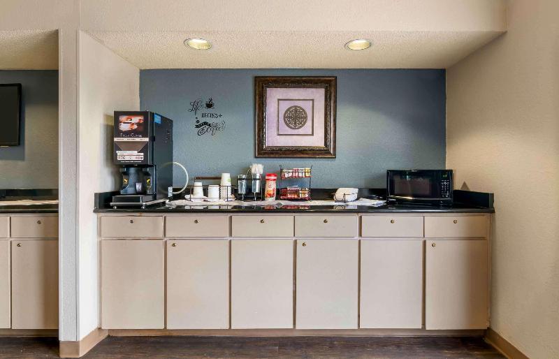 Extended Stay America Kansas City Airport Tiffany image