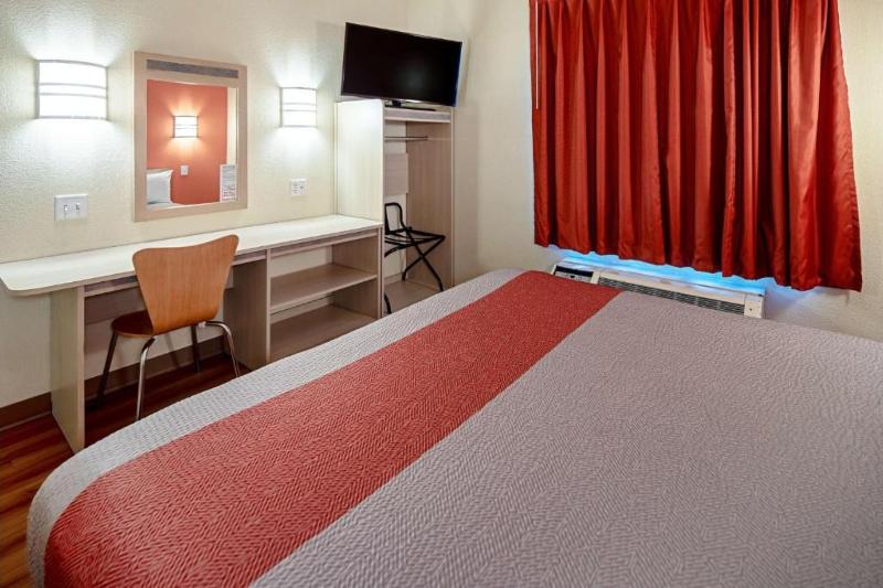 Motel 6 Anchorage, Ak - Midtown image