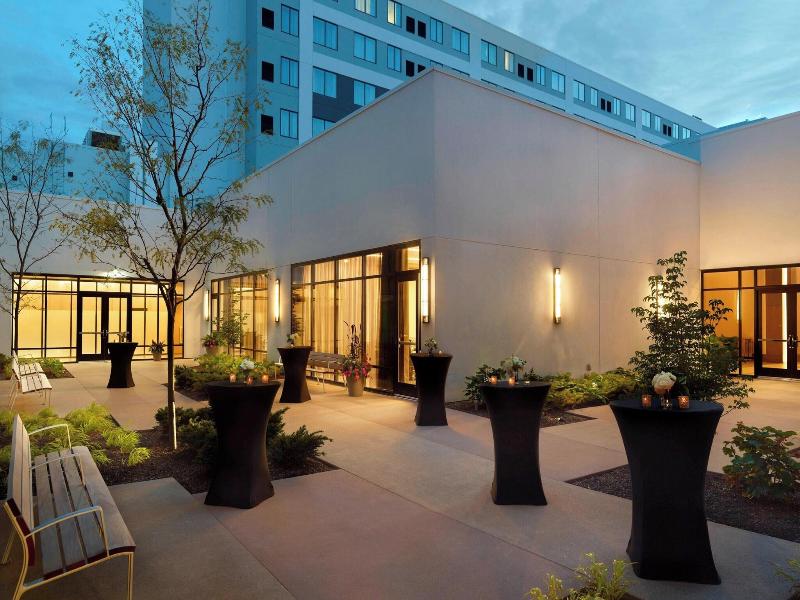 Marriott Columbus University Area image