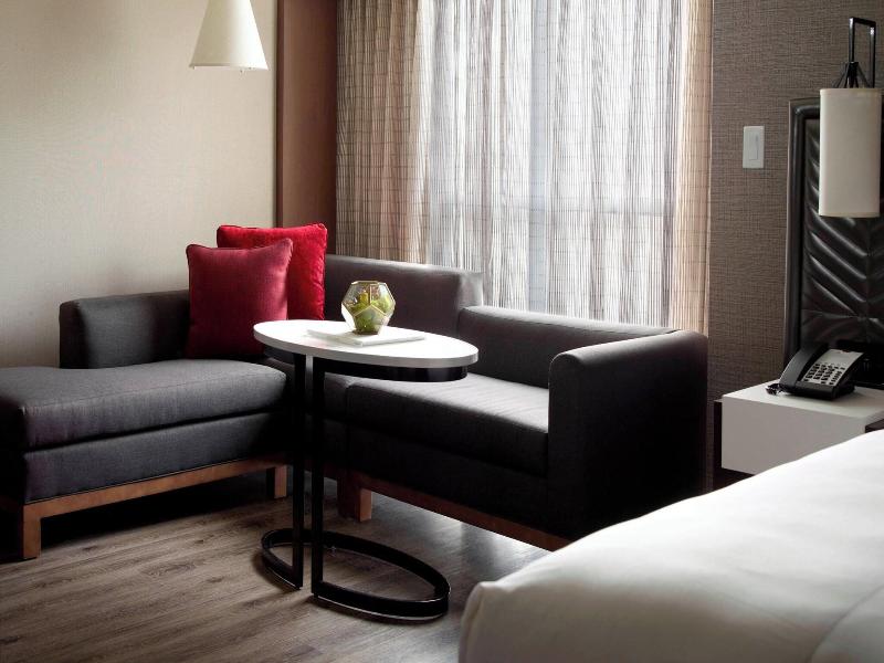 Marriott Columbus University Area image