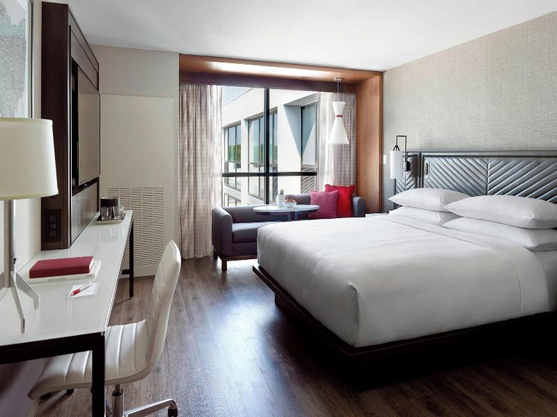 Marriott Columbus University Area image