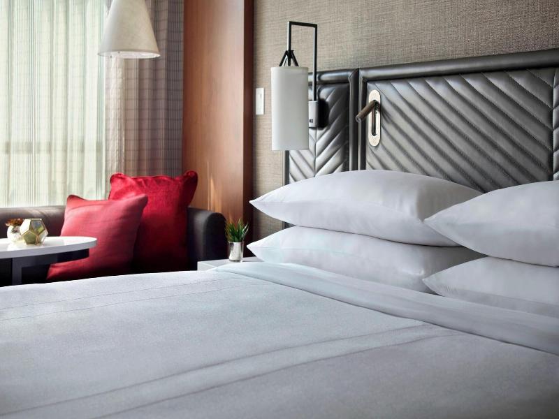 Marriott Columbus University Area image