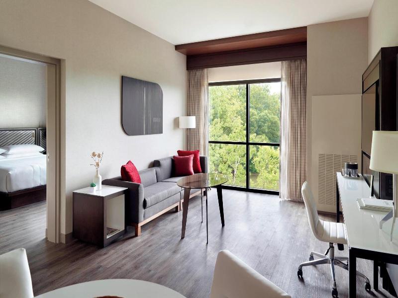 Marriott Columbus University Area image