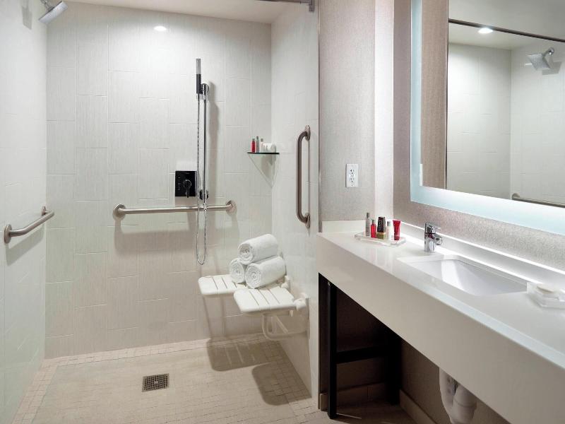 Marriott Columbus University Area image
