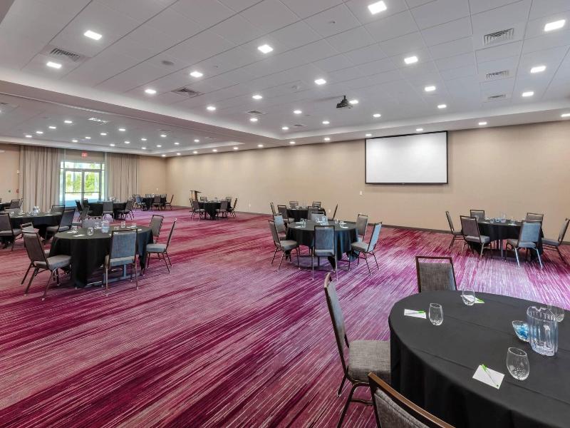 Courtyard By Marriott Savannah Airport image