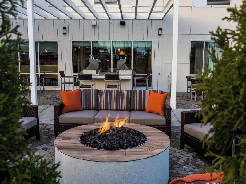 Towneplace Suites By Marriott Portland Beaverton image