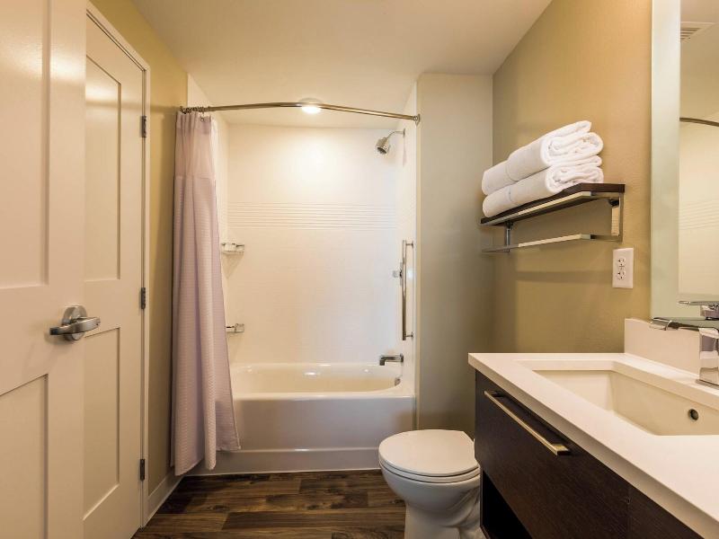 Towneplace Suites By Marriott Portland Beaverton image