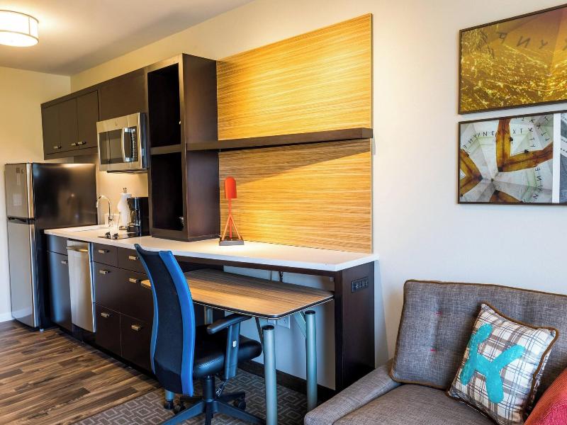 Towneplace Suites By Marriott Portland Beaverton image