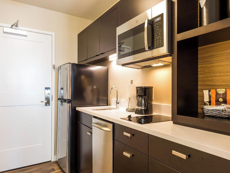 Towneplace Suites By Marriott Portland Beaverton image