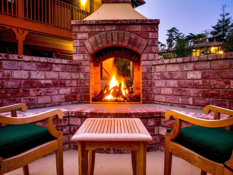 Candle Light Inn image