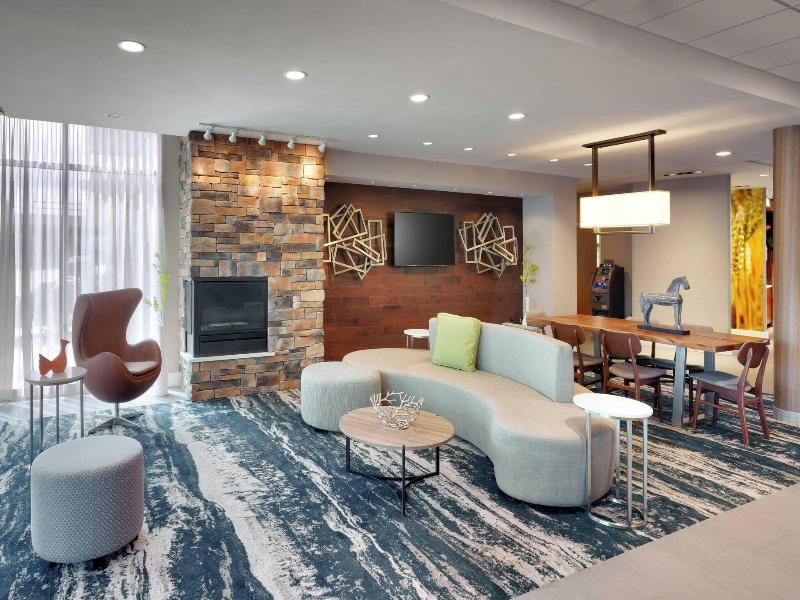 Fairfield Inn Suites By Marriott Springfield North image