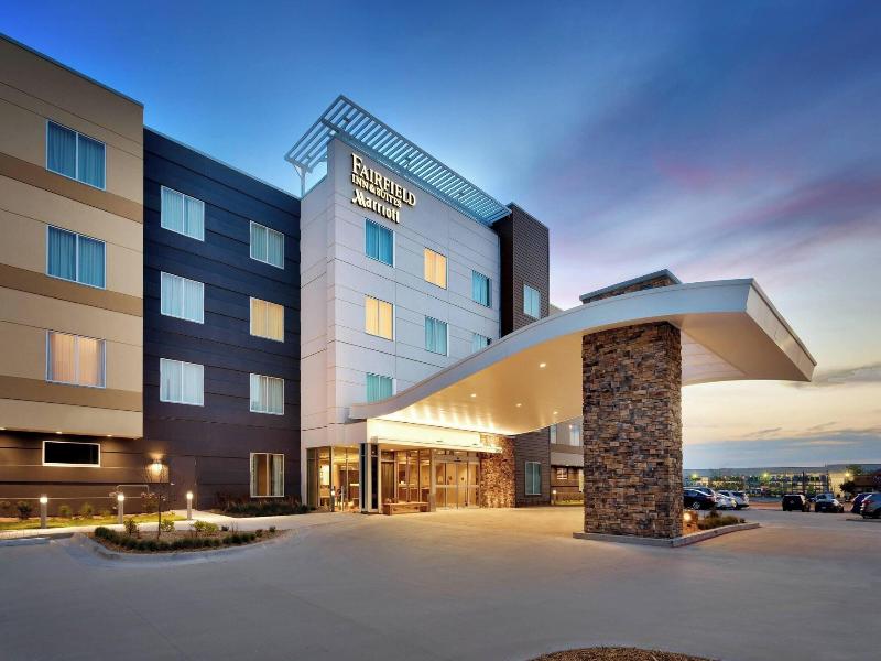 Fairfield Inn Suites By Marriott Springfield North image