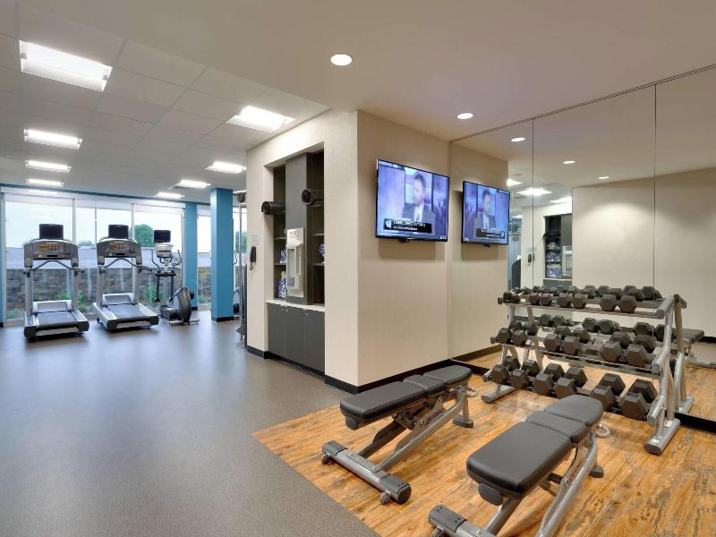 Fairfield Inn Suites By Marriott Springfield North image