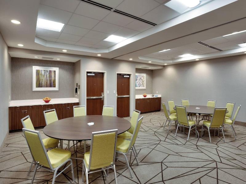 Fairfield Inn Suites By Marriott Springfield North image