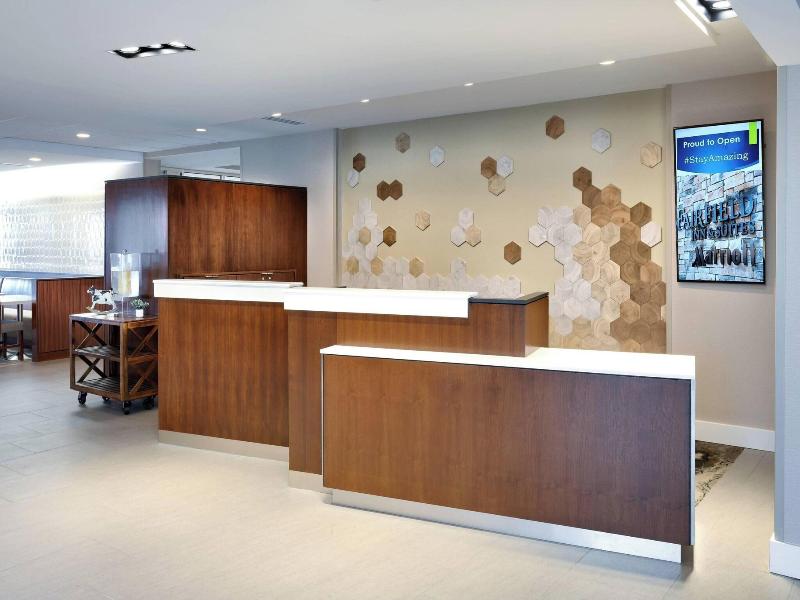 Fairfield Inn Suites By Marriott Springfield North image