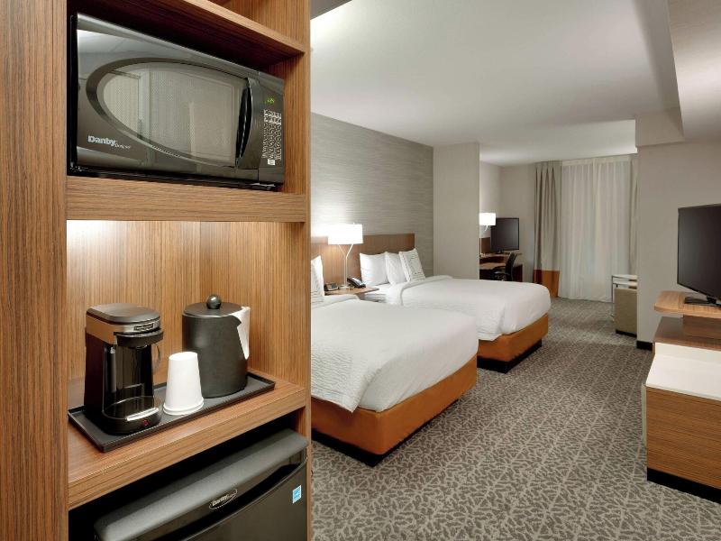 Fairfield Inn Suites By Marriott Springfield North image