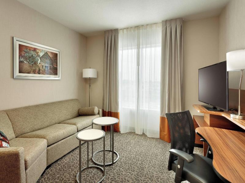 Fairfield Inn Suites By Marriott Springfield North image