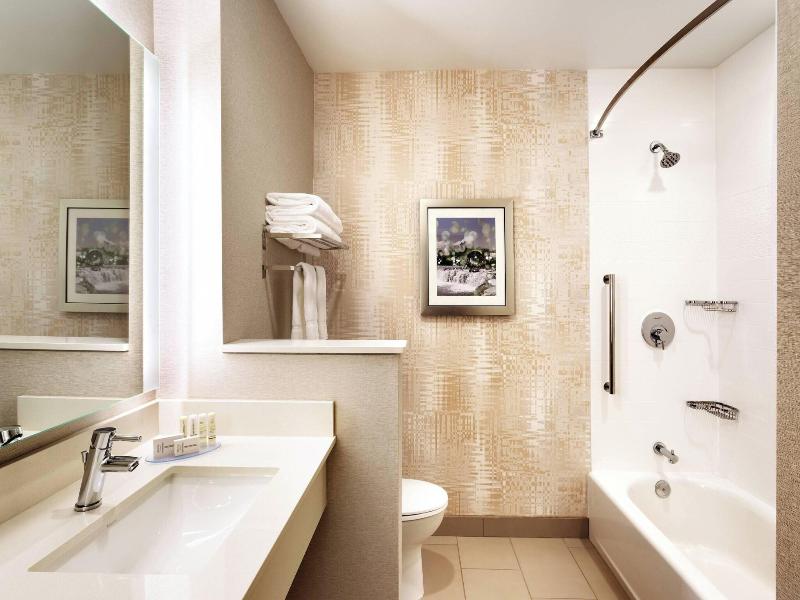 Fairfield Inn Suites By Marriott Springfield North image