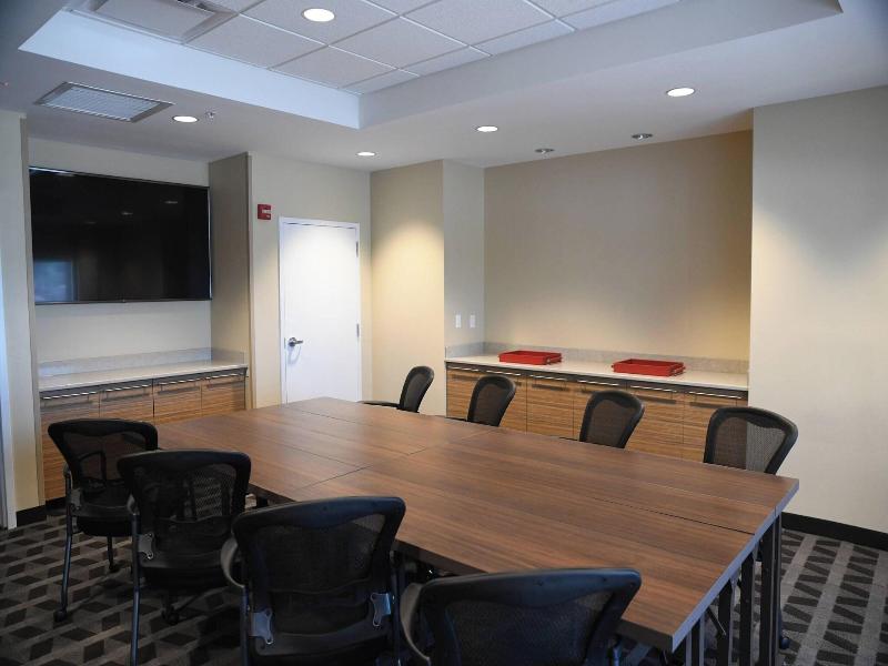 Towneplace Suites Kansas City At Briarcliff