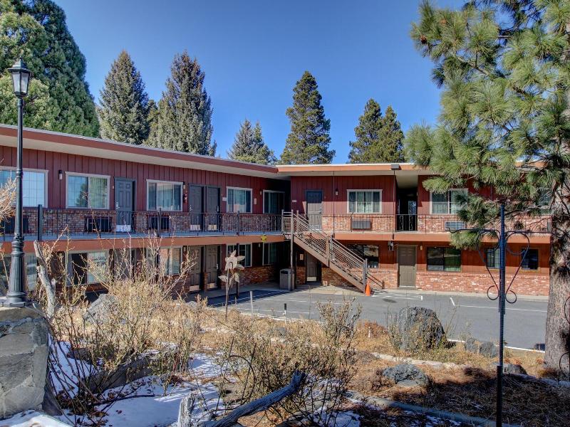 Lake View Lodge