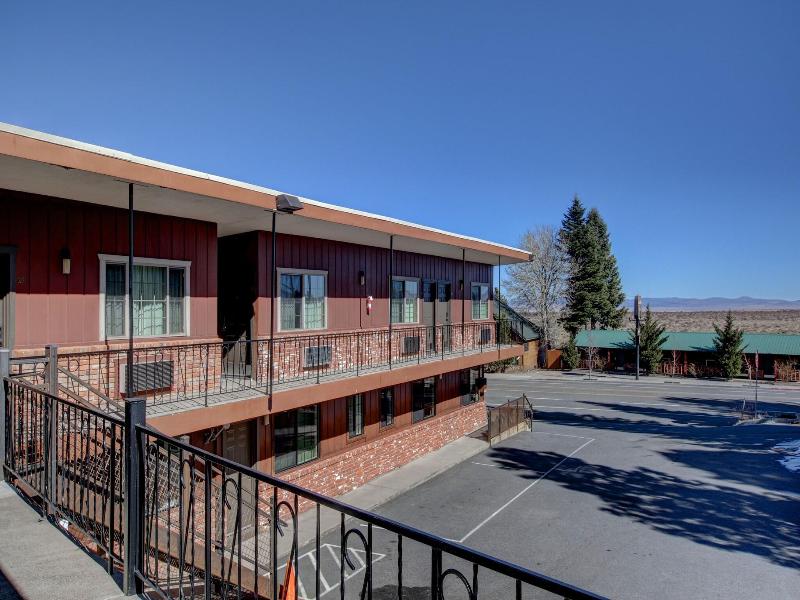Lake View Lodge