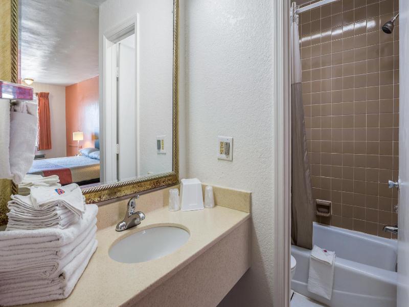 Motel 6 Portsmouth, Va GA image