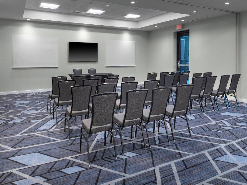 Residence Inn By Marriott Virginia Beach Town Cent image