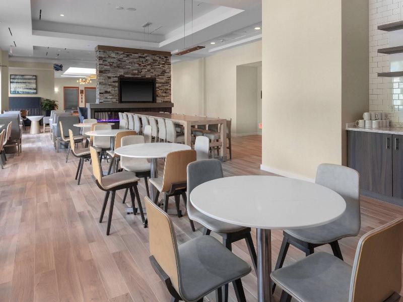Residence Inn By Marriott Virginia Beach Town Cent image