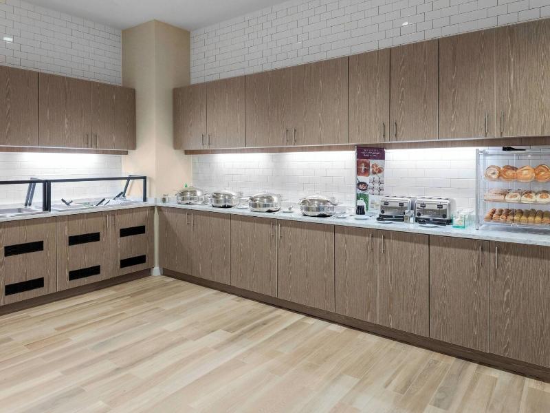Residence Inn By Marriott Virginia Beach Town Cent image