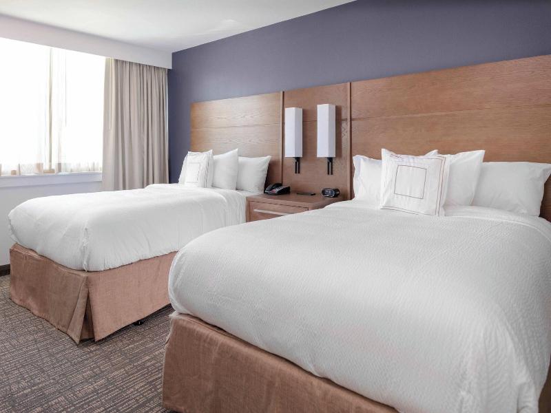 Residence Inn By Marriott Virginia Beach Town Cent image