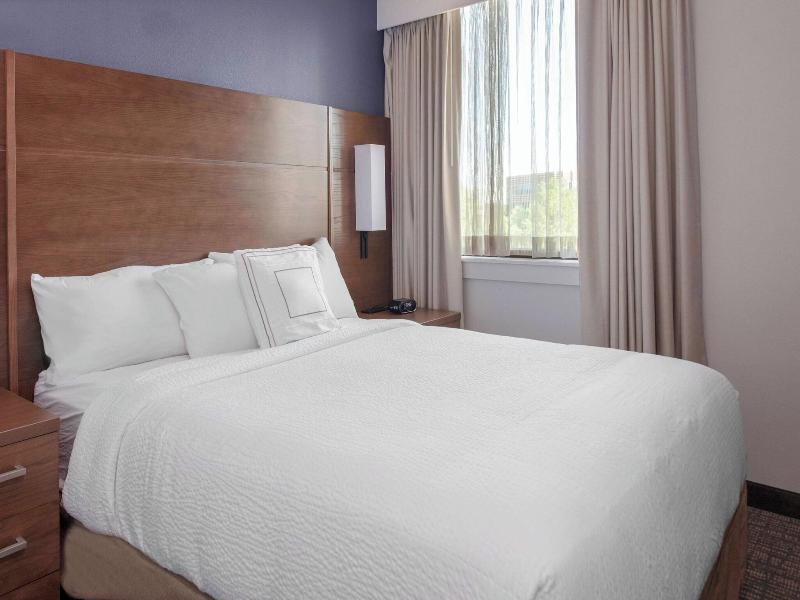 Residence Inn By Marriott Virginia Beach Town Cent image