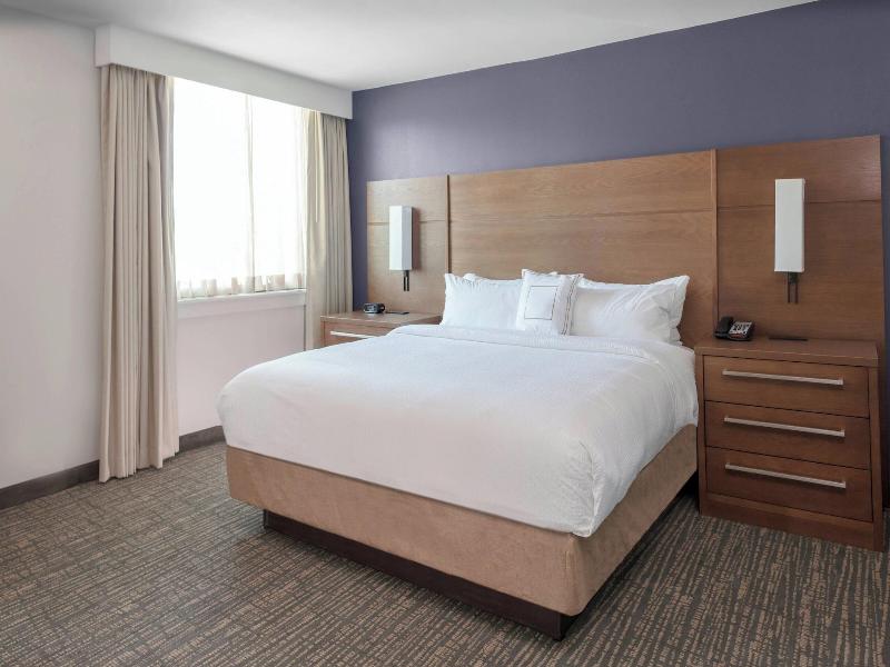 Residence Inn By Marriott Virginia Beach Town Cent image