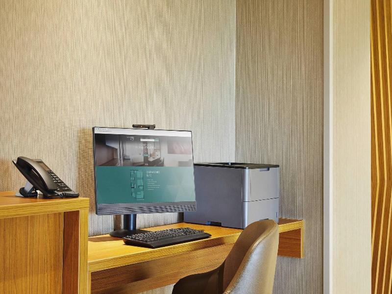 Springhill Suites By Marriott Springfield North image