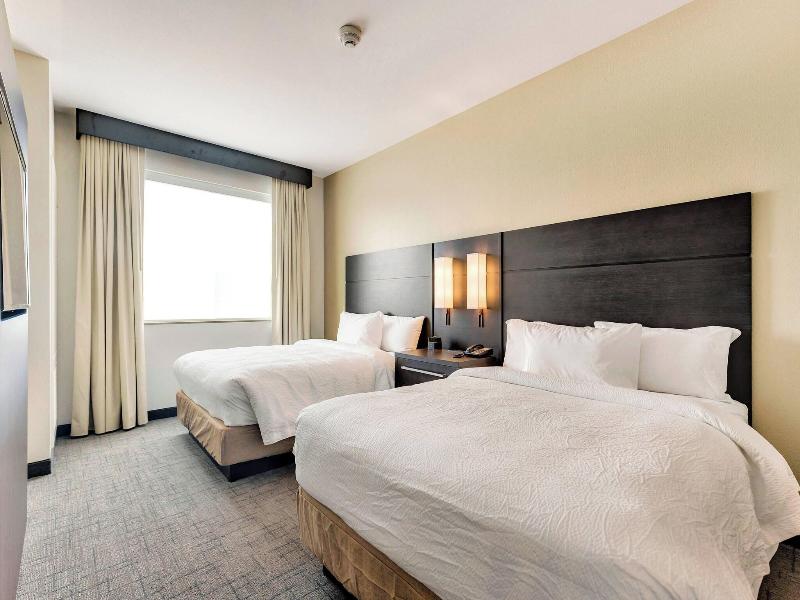 SUITE CITY VIEW TWO QUEEN BEDS — photo 10