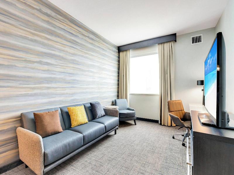 SUITE CITY VIEW TWO QUEEN BEDS — photo 9