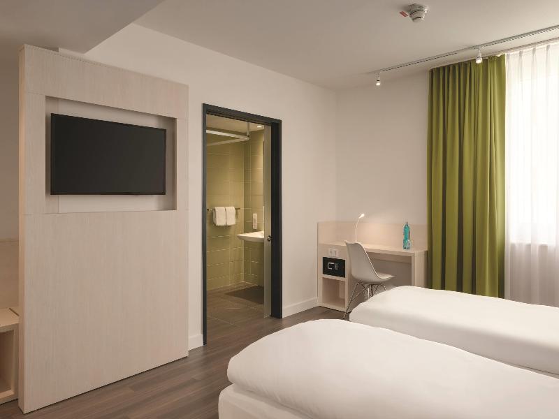 Super 8 By Wyndham Mainz Zollhafen image