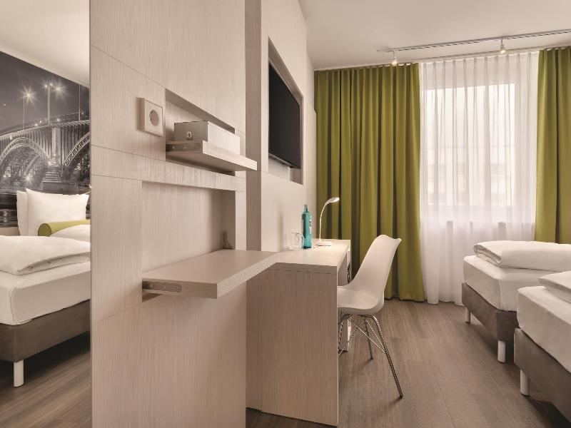 Super 8 By Wyndham Mainz Zollhafen image