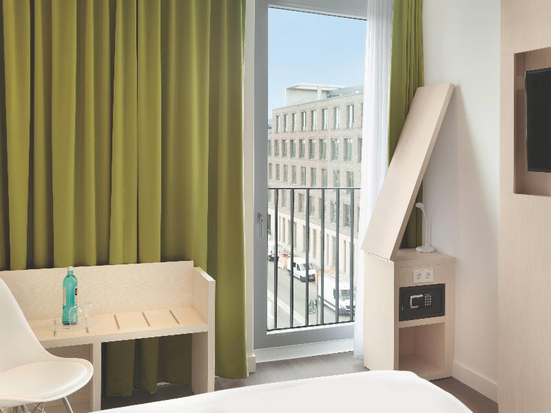 Super 8 By Wyndham Mainz Zollhafen image
