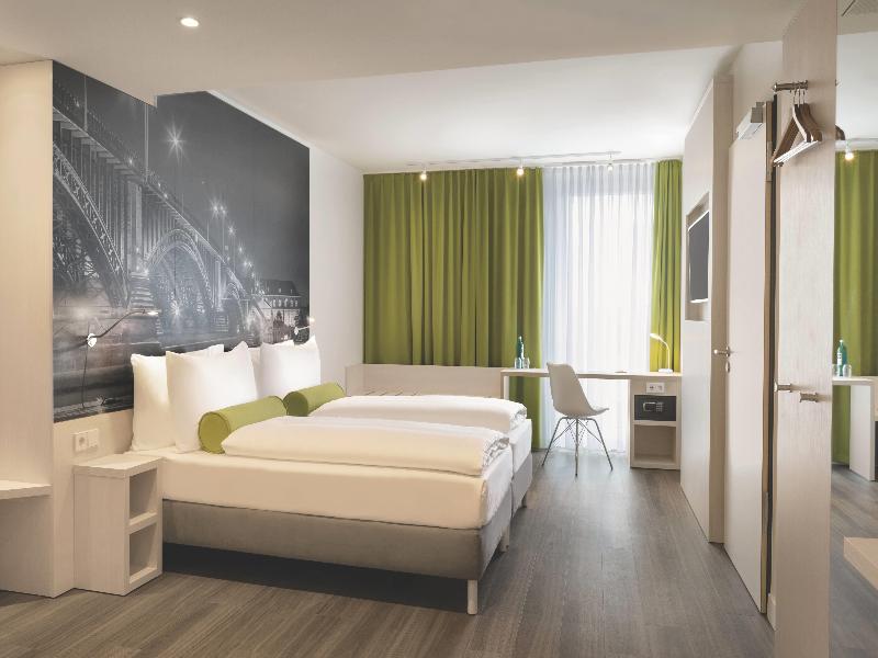 Super 8 By Wyndham Mainz Zollhafen image