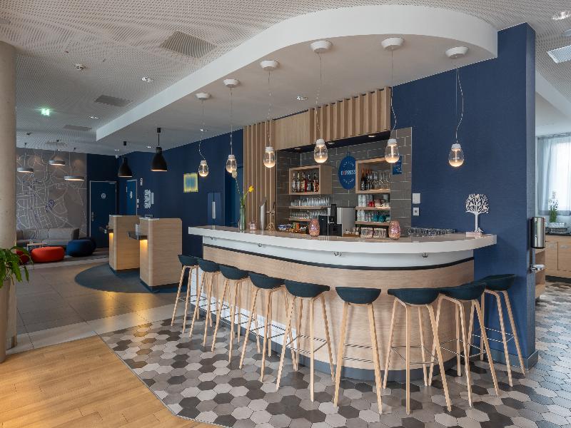 Holiday Inn Express Wiesbaden image