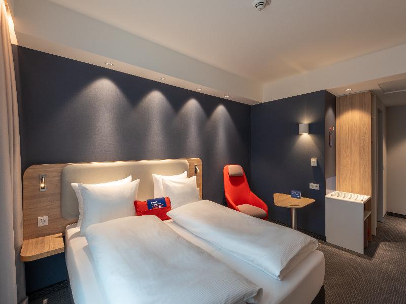 Holiday Inn Express Wiesbaden image