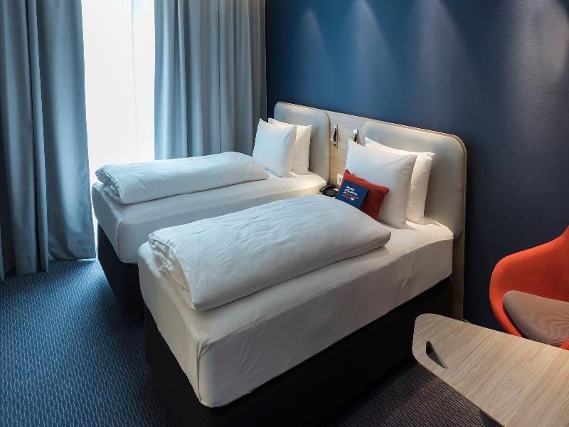 Holiday Inn Express Wiesbaden image