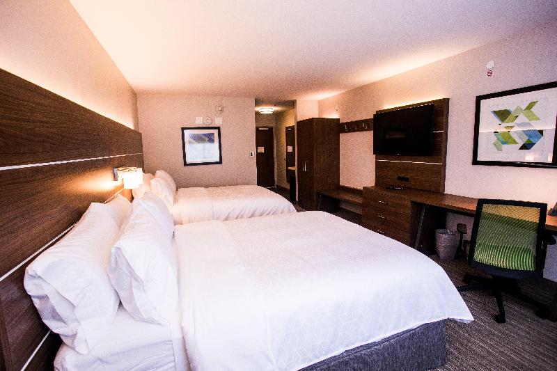 Holiday Inn Express & Suites Rehoboth Beach photo 11