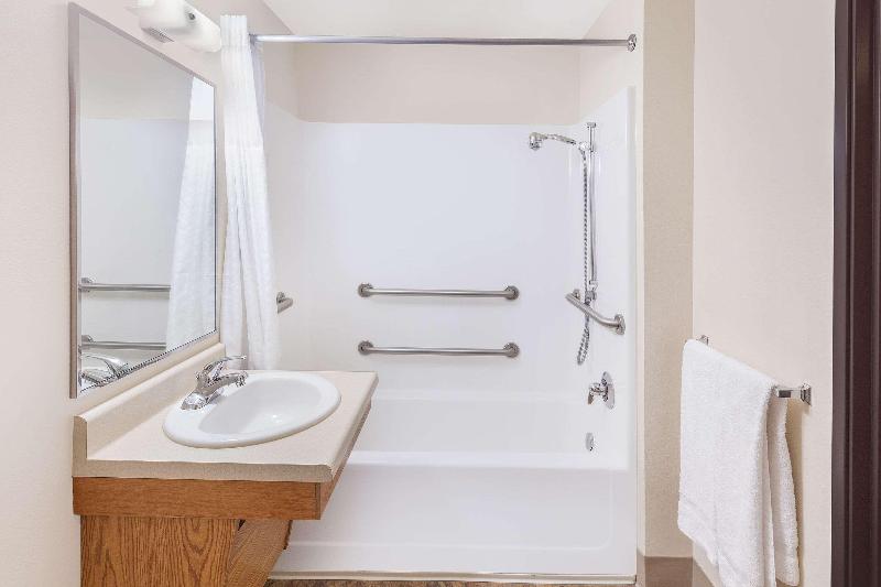 Woodspring Suites Ankeny image