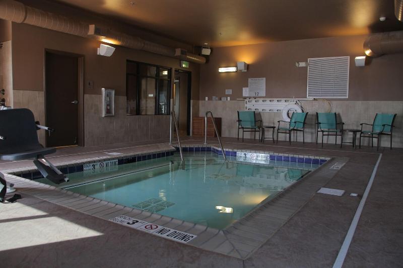 Teddy S Residential Suites Watford City image